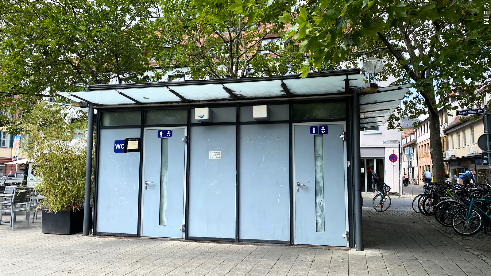 &Ouml;ffentliche Toilette am Hugenottenplatz