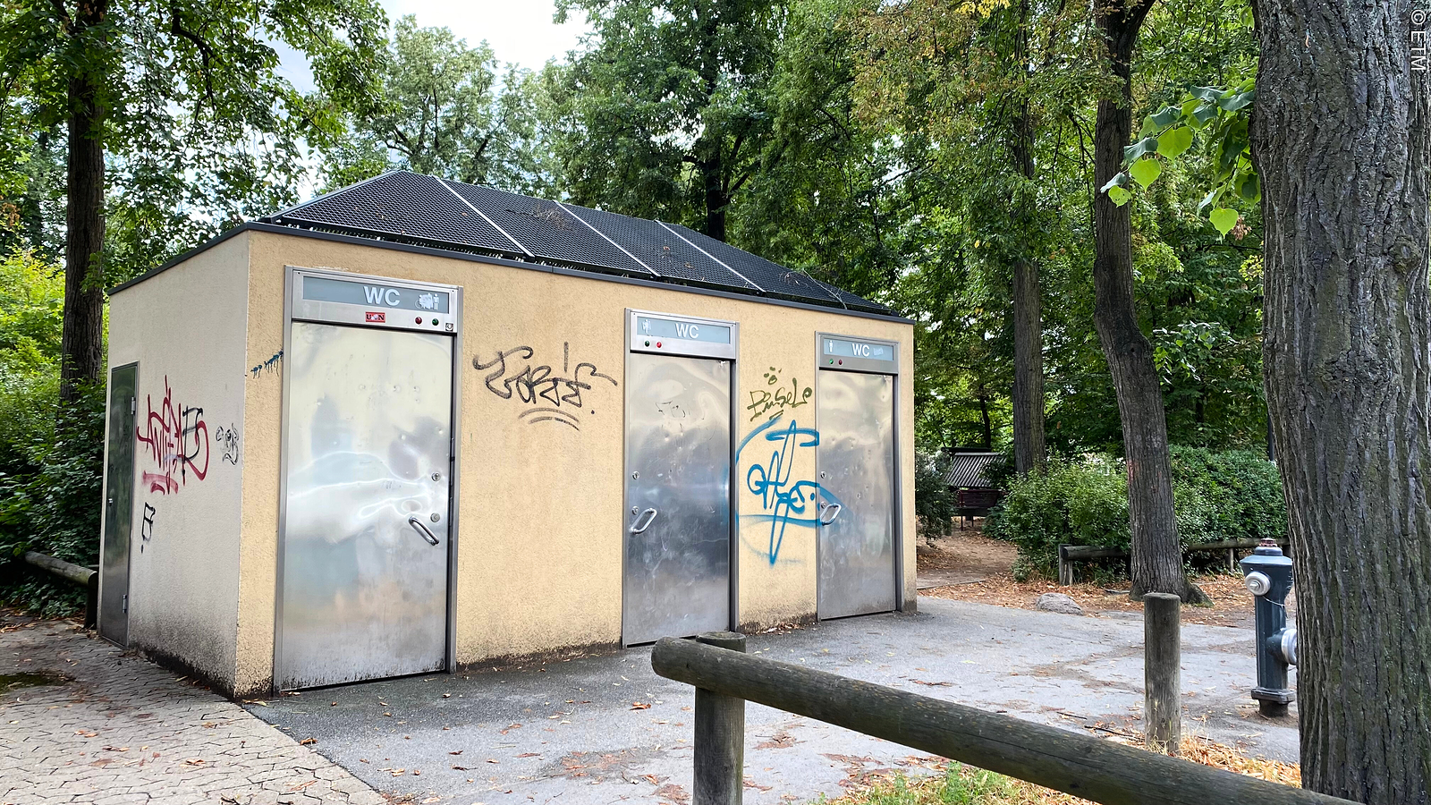 &Ouml;ffentliche Toilette am Bohlenplatz