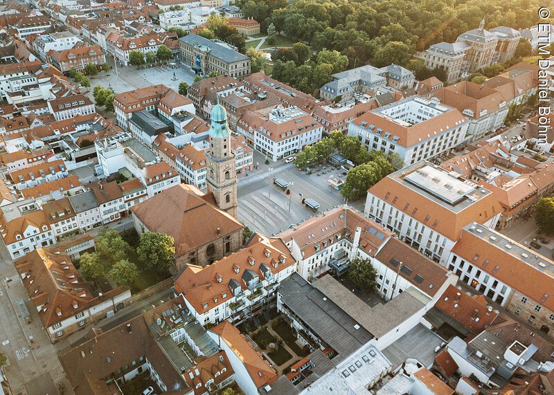 Erlangens barocke Planstadt mit Drohne fotografiert