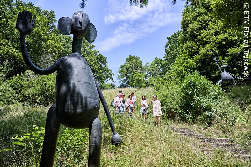 Der Heinrich-Kirchner Skulpturengarten am Burgberg