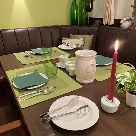 Gedeckter Tisch in der Altmanns Stube