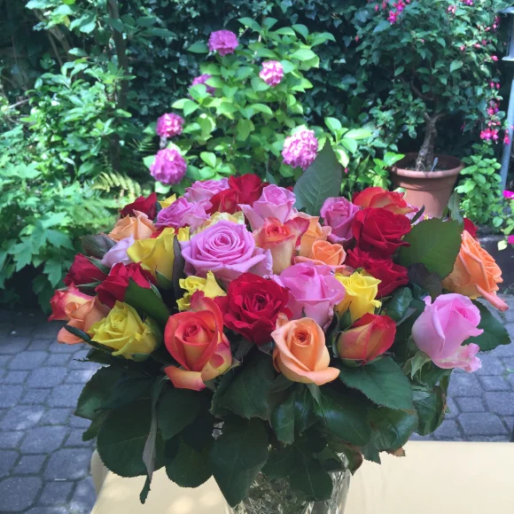 Blumenstrauß im Garten