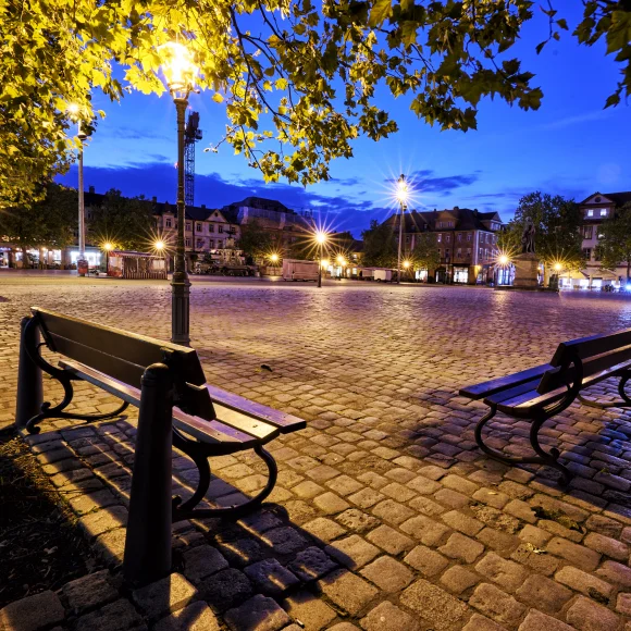 Erlanger Schlossplatz am Abend