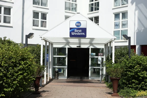 Eingang des Best Western Hotels Erlangen