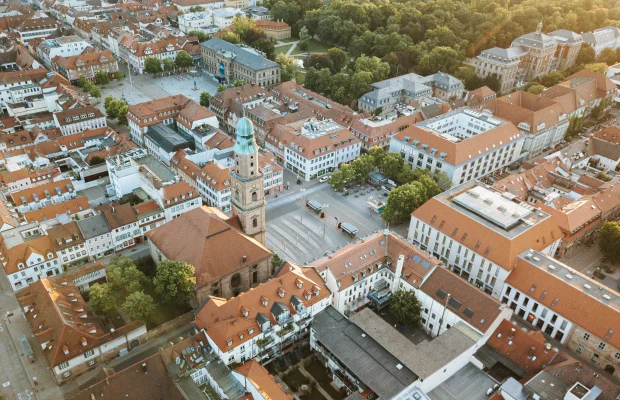 Erlangens barocke Planstadt mit Drohne fotografiert