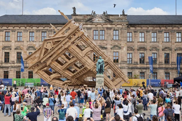 Olivier Grossetete_Ephemeral Buildings am Erlanger Schlossplatz