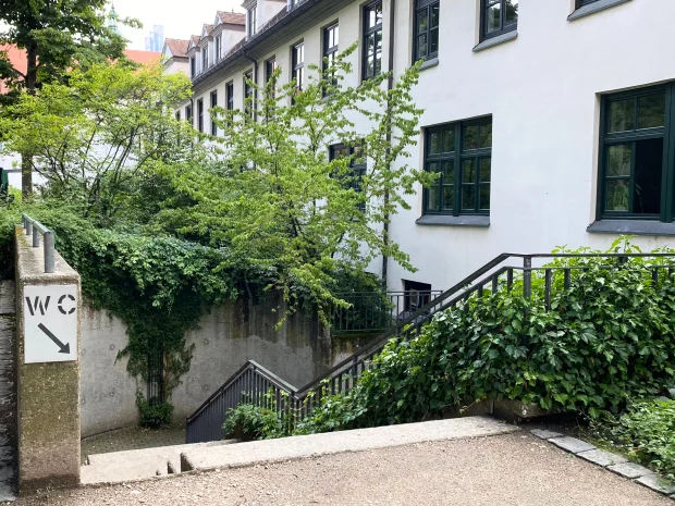 Öffentliche Toilette im Schlossgarten